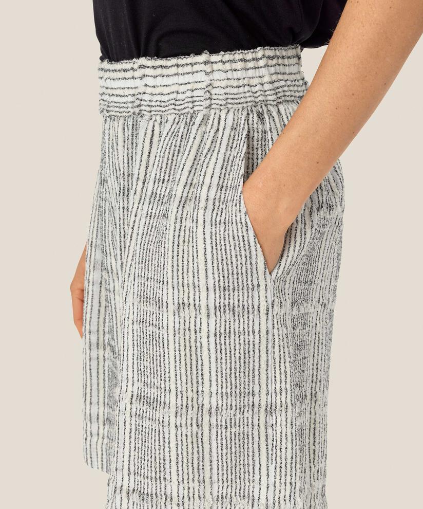 Paniz Shorts, Fog